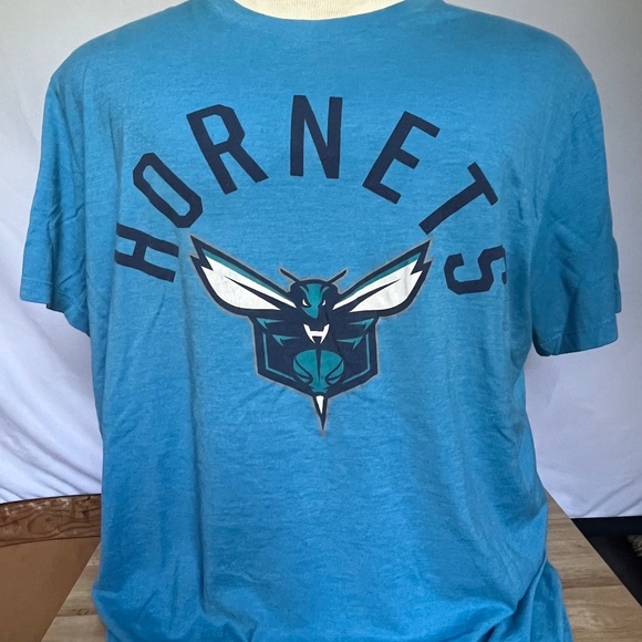 NBA Charlotte Hornets Basketball Men's Blue Logo Tee T-Shirt Size XL - Picture 1 of 5